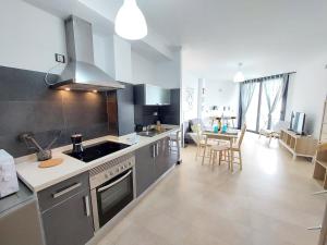 Kuchnia lub aneks kuchenny w obiekcie Mint Deluxe Cotillo I by Sea You There Fuerteventura- Seaviews