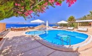 Bazén v ubytování Hera Hotel nebo v jeho okolí
