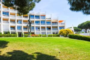 Vonkajšia záhrada v ubytovaní Le Superbe Bahia / proche mer / clim / Terrasse / parking privé