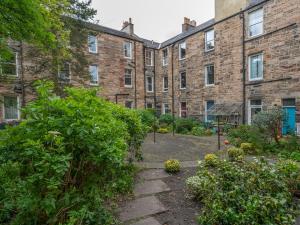 Gallery image of Pass the Keys Superb 1 Bed Flat in Traditional Victorian Building in Edinburgh