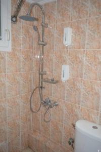 A bathroom at Pagrati apartment Διαμέρισμα Παγκράτι