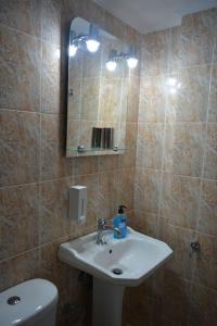 A bathroom at Pagrati apartment Διαμέρισμα Παγκράτι