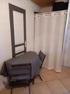 Zdjęcie z galerii obiektu Chambre d'hôte indépendante près de la jalle w mieście Martignas-sur-Jalle
