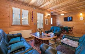 TV a/nebo společenská místnost v ubytování Holiday home in Kupa - Gorski Kotar 31182
