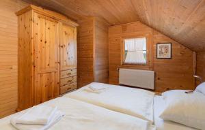 Postel nebo postele na pokoji v ubytování Holiday home in Kupa - Gorski Kotar 31182