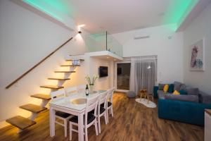 Posezení v ubytování Luxury with gallery, heated pool only for you-KLIS CRO