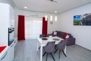 Posezení v ubytování Luxury with gallery, heated pool only for you-KLIS CRO