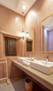 Koupelna v ubytování Kasbah Tamsna