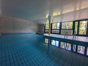 Kolam renang di atau dekat dengan Pool - Sauna - 150m Skilift - Bikepark - Zentrum - Loft Lorenz