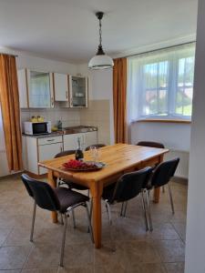 Kuchyň nebo kuchyňský kout v ubytování Hotel Karkonosze