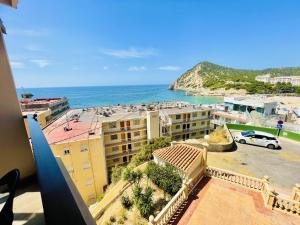 widok na ocean z balkonu budynku w obiekcie A46 - Atalaya - 2004 Finestrat s.l. w mieście Cala de Finestrat