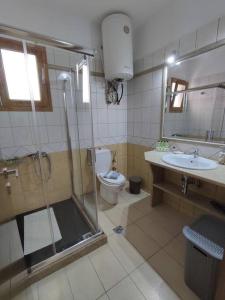 Vonios kambarys apgyvendinimo įstaigoje Konomi Residence-Marilena Apartment