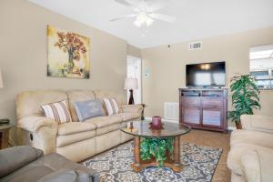 TV a/nebo společenská místnost v ubytování Long Beach Resort 2 603