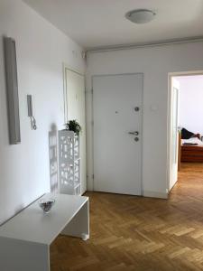 Zdjęcie z galerii obiektu Apartment Świętojerska w Warszawie