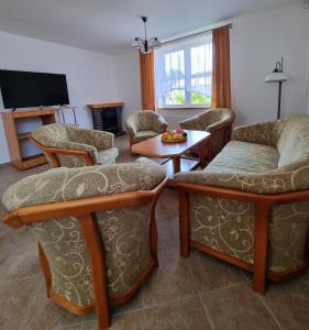 TV a/nebo společenská místnost v ubytování Hotel Karkonosze