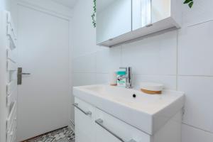 Fotografie z fotogalerie ubytování Lovely Bail - Studio au calme - WIFI v destinaci Douai