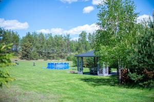 Ogród w obiekcie Domek Kaszuby Sominy Luxhut