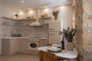 Kuchyň nebo kuchyňský kout v ubytování La Corda - renovated apartment in Corfu town + 22 fotografií