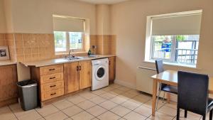 Η κουζίνα ή μικρή κουζίνα στο Glen Abhainn Standard Budget Accommodation
