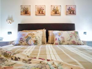 Llit o llits en una habitació de Marta flat, mountain and lake view, Bellagio
