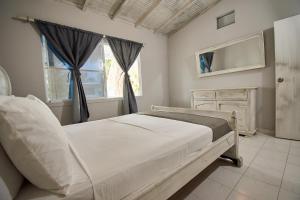 Postel nebo postele na pokoji v ubytování Kpré Coveñas by Bernalo Hotels + 27 fotografií