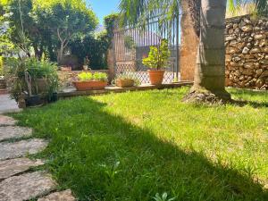 A garden outside IL Rustico di Giò