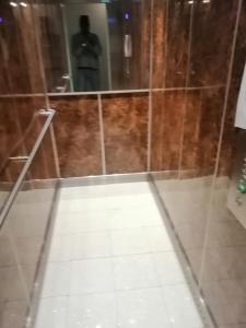 Kúpeľňa v ubytovaní Appartement T5 avec 4 lits doubles + 4 fotografie