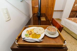 Jídlo v hotelu nebo okolí
