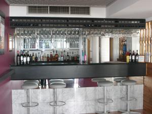Ο χώρος του lounge ή του μπαρ στο Dalby Manor Motor Inn