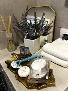 Fotografie z fotogalerie ubytování Romeo's Beachfront Apartment by LOFT, Hotel OPERA and White Tower v destinaci Mamaia