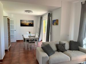 Zdjęcie z galerii obiektu Chalet con piscina en Novo Sancti Petri w mieście Chiclana de la Frontera