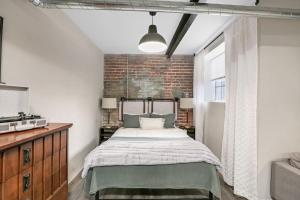 Imagen de la galería de Luxury Downtown Loft Studio Fifty Nine 18 Pets, en Detroit