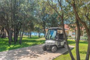 Vonkajšia záhrada v ubytovaní Luxury Glamping Beach Villas Porto Bus