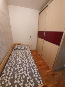 Posteľ alebo postele v izbe v ubytovaní Apartment Diana Split Znjan