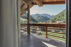 Nespecifikovaný výhled na hory nebo výhled na hory při pohledu z hotelu