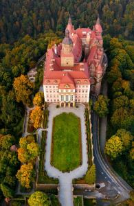 Pohľad z vtáčej perspektívy na ubytovanie Villa la Val, Apartamenty Wałbrzych