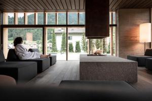 Posezení v ubytování Adler Spa Resort Dolomiti