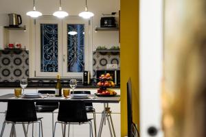 A kitchen or kitchenette at Domus Enea