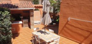 Patio alebo iná vonkajšia časť ubytovania VILLA EN DENIA CON VISTAS AL MEDITERRANEO