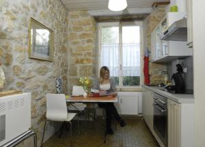 Dapur atau dapur kecil di Gästezimmer Plänke