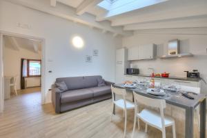 Kuchyňa alebo kuchynka v ubytovaní Arco Rocks Apartments