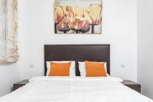 Ein Bett oder Betten in einem Zimmer der Unterkunft Spectacular 2 bedroom Penthouse in best location in Nueva Andalucia