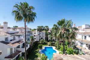 Der Swimmingpool an oder in der Nähe von Spectacular 2 bedroom Penthouse in best location in Nueva Andalucia