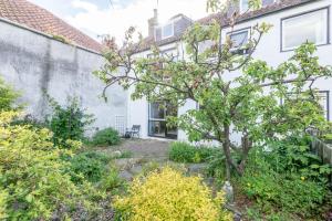 Gallery image of The Cooperage Garden Apartment - 1 bed-1 bath - near harbour in Crail