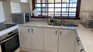 Zdjęcie z galerii obiektu Urb Playamar 1 Torremolinos 1st line Beach w mieście Torremolinos