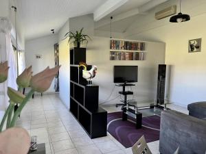 Posedenie v ubytovaní Appartement Cambo-les-Bains, 3 pièces, 4 personnes - FR-1-495-21