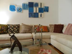 A seating area at Elegant 3BD apartment in Kolonaki