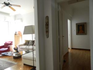 A seating area at Elegant 3BD apartment in Kolonaki