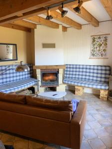 Posedenie v ubytovaní Maison chaleureuse à Vaucluse avec jardin spacieux 84 m²