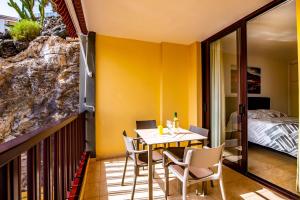 Giường trong phòng chung tại Lovely 1-bedroom apartment whit pool